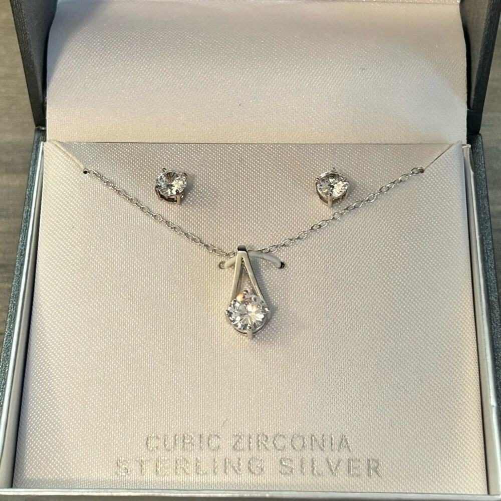 Sterling Silver CZ pendant Necklace & Earring Set Primrose New in Box!